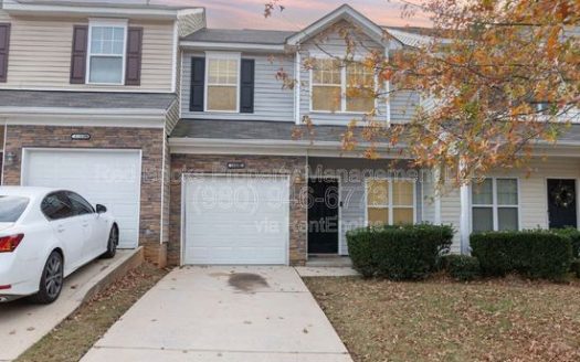 3-Bedroom Townhouse  for Rent in Charlotte, NC 28213 – $1695/mo | 3 Baths | Updated 2025