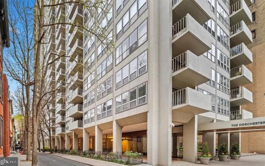 Condo for Sale in Philadelphia, PA 19103 – 1 Bedroom, 1 Bath – $415000