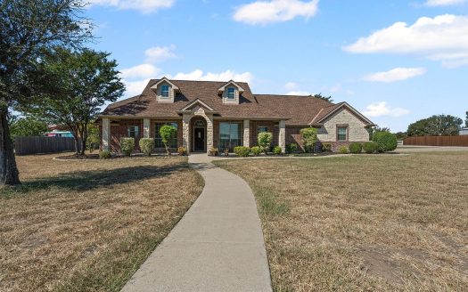 Single Family Home for Sale in Fort Worth, TX 76135 – 3 Bedrooms, 2 Baths – $520000