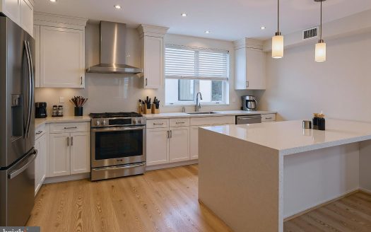 Townhouse for Sale in Philadelphia, PA 19146 – 3 Bedrooms, 4 Baths – $729000