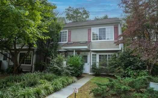 2-Bedroom Townhouse for Rent in White Plains, NY 10603 – $3600/mo | 2 Baths | Updated 2025