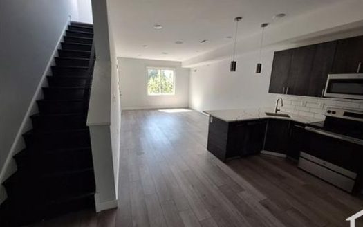 3-Bedroom Apartment  for Rent in Philadelphia, PA 19122 – $1800/mo | 3 Baths | Updated 2025