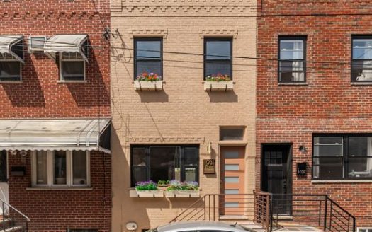 2-Bedroom Townhouse  for Rent in Philadelphia, PA 19148 – $3800/mo | 3 Baths | Updated 2025