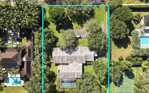 Single Family Home for Sale in Miami, FL 33143 – 5 Bedrooms, 3 Baths – $5600000