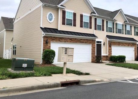 3-Bedroom Townhouse  for Rent in Charlotte, NC 28273 – $2150/mo | 3 Baths | Updated 2025