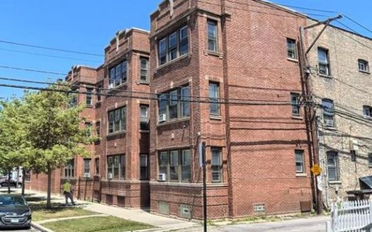 3-Bedroom Townhouse for Rent in Chicago, IL 60639 – $1700/mo | 1 Baths | Updated 2025