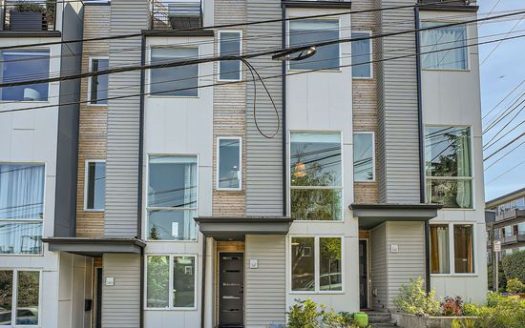 2-Bedroom Single Family Home for Rent in Seattle, WA 98109 – $3595/mo | 2 Baths | Updated 2025