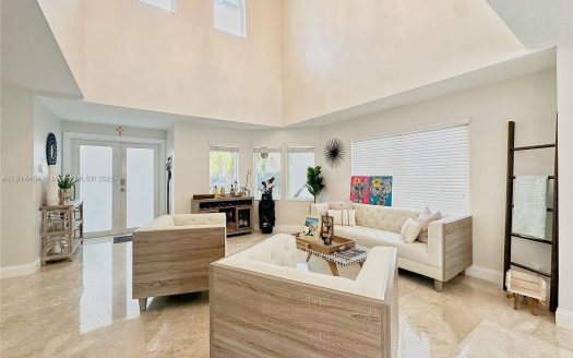 Single Family Home for Sale in Miami, FL 33173 – 4 Bedrooms, 4 Baths – $1175000