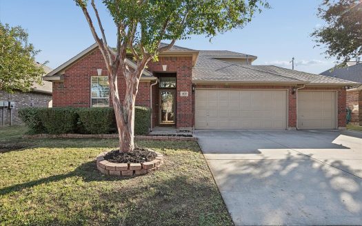 Single Family Home for Sale in Fort Worth, TX 76244 – 3 Bedrooms, 2 Baths – $410000