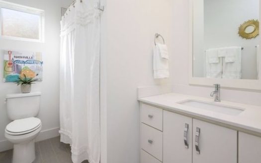 4-Bedroom Apartment for Rent in Nashville, TN 37203 – $5500/mo | 3 Baths | Updated 2025