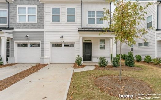 3-Bedroom Townhouse  for Rent in Charlotte, NC 28269 – $2175/mo | 3 Baths | Updated 2025