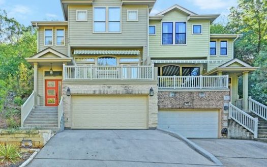 3-Bedroom Townhouse for Rent in Austin, TX 78731 – $3200/mo | 3 Baths | Updated 2025
