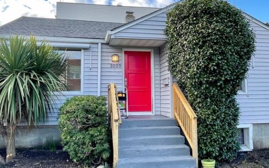 3-Bedroom Single Family Home for Rent in Seattle, WA 98116 – $3250/mo | 1 Baths | Updated 2025