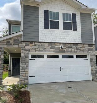3-Bedroom Townhouse  for Rent in Charlotte, NC 28217 – $2400/mo | 3 Baths | Updated 2025