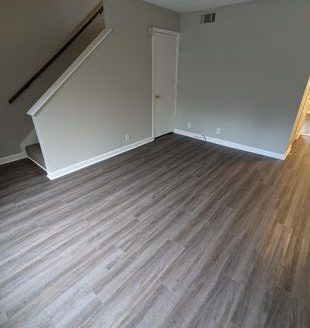 2-Bedroom Townhouse  for Rent in Nashville, TN 37217 – $1295/mo | 2 Baths | Updated 2025