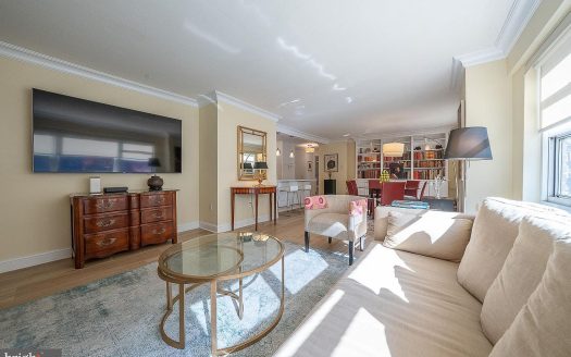 Condo for Sale in Philadelphia, PA 19103 – 2 Bedrooms, 2 Baths – $349000