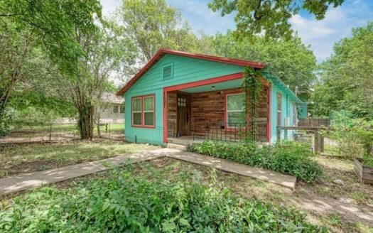 2-Bedroom Single Family Home for Rent in Austin, TX 78702 – $2500/mo | 1 Baths | Updated 2025