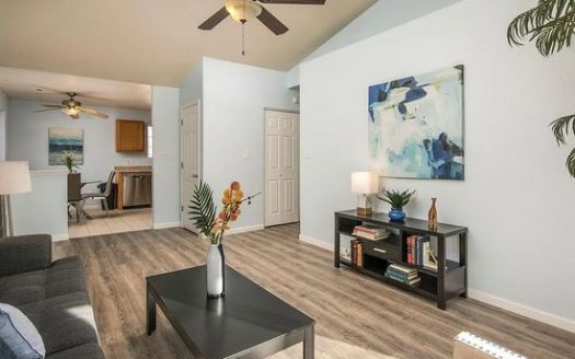 3-Bedroom Townhouse  for Rent in Denver, CO 80219 – $1300/mo | 2 Baths | Updated 2025