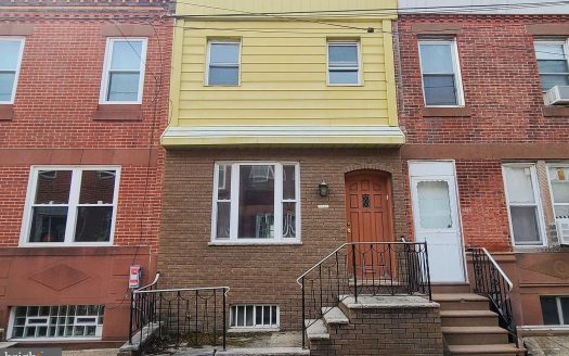 Townhouse for Sale in Philadelphia, PA 19145 – 3 Bedrooms, 2 Baths – $199900
