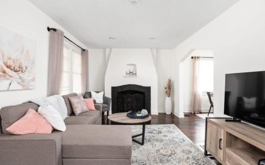 2-Bedroom Apartment for Rent in Indianapolis, IN 46220 – $2561/mo | 1 Baths | Updated 2025