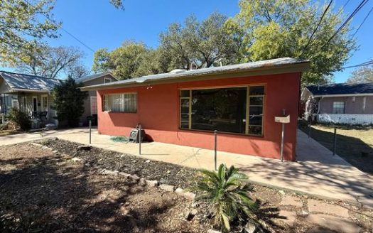 2-Bedroom Single Family Home for Rent in Austin, TX 78722 – $2150/mo | 1 Baths | Updated 2025