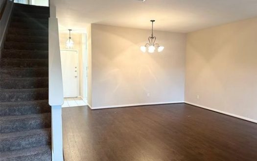 2-Bedroom Townhouse  for Rent in Houston, TX 77054 – $1950/mo | 3 Baths | Updated 2025