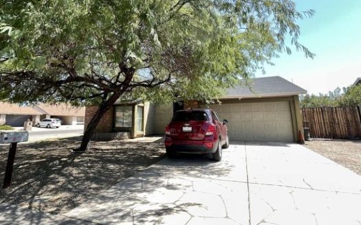 3-Bedroom Single Family Home for Rent in Phoenix, AZ 85033 – $1900/mo | 2 Baths | Updated 2025