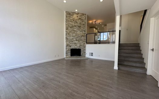 Townhouse for Sale in Valley Village, CA 91607 – 3 Bedrooms, 3 Baths – $780000