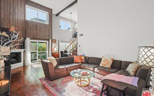 Condo for Sale in Studio City, CA 91604 – 1 Bedroom, 1 Bath – $639000