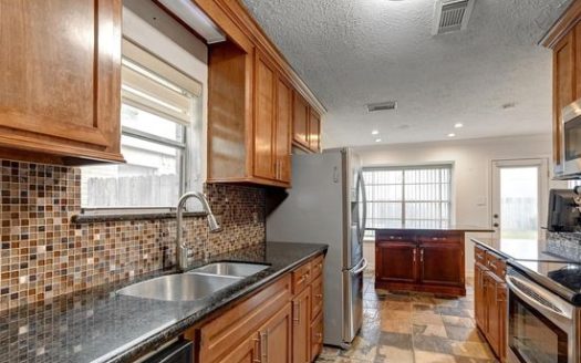 4-Bedroom Single Family Home for Rent in Houston, TX 77070 – $1950/mo | 2 Baths | Updated 2025
