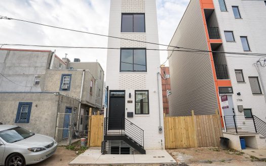 Townhouse for Sale in Philadelphia, PA 19122 – 4 Bedrooms, 3 Baths – $447500