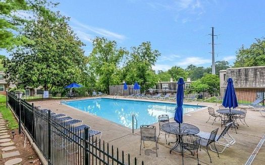 Condo for Sale in Nashville, TN 37215 – 1 Bedroom, 1 Bath – $275000