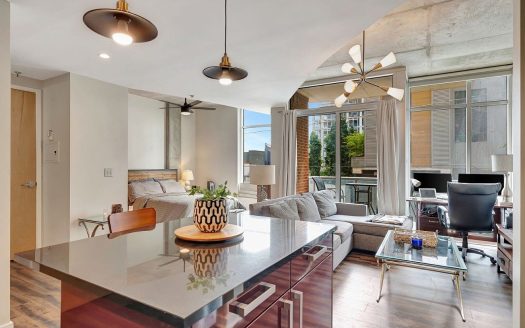 Condo for Sale in Nashville, TN 37203 – 1 Bedroom, 1 Bath – $398900