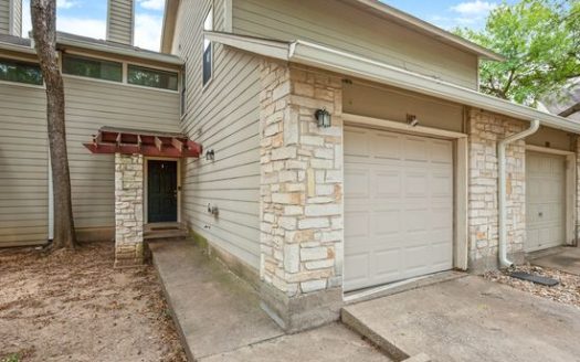 2-Bedroom Townhouse for Rent in Austin, TX 78745 – $1950/mo | 2 Baths | Updated 2025
