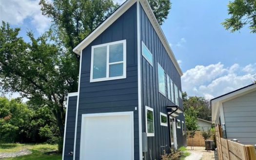 2-Bedroom Single Family Home for Rent in Austin, TX 78723 – $2195/mo | 3 Baths | Updated 2025