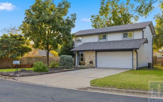 3-Bedroom Single Family Home for Rent in Austin, TX 78745 – $2300/mo | 3 Baths | Updated 2025