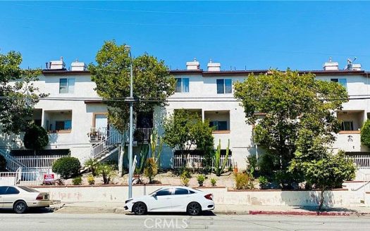 Townhouse for Sale in Sylmar, CA 91342 – 3 Bedrooms, 3 Baths – $518900
