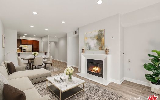 Condo for Sale in Van Nuys, CA 91401 – 3 Bedrooms, 3 Baths – $780000