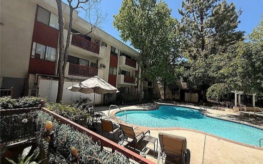 Condo for Sale in Winnetka, CA 91306 – 1 Bedroom, 1 Bath – $279000