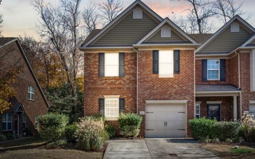 3-Bedroom Townhouse for Rent in Nashville, TN 37211 – $2500/mo | 3 Baths | Updated 2025