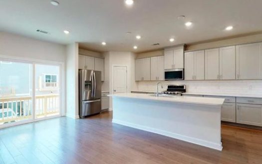 4-Bedroom Townhouse for Rent in Charlotte, NC 28217 – $2280/mo | 4 Baths | Updated 2025