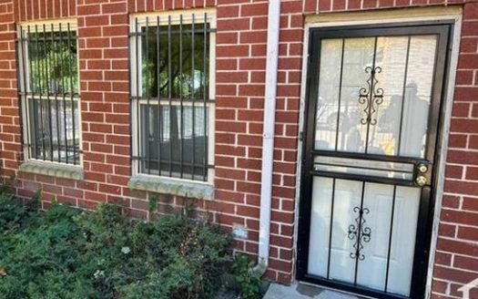 2-Bedroom Townhouse for Rent in Chicago, IL 60621 – $1500/mo | 1 Baths | Updated 2025