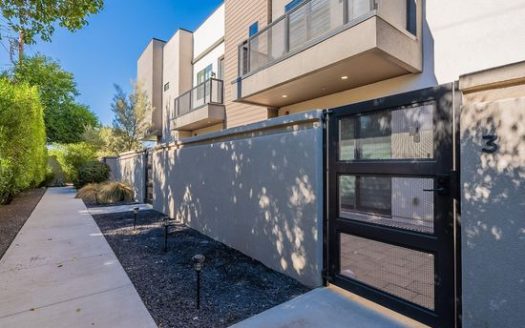 3-Bedroom Townhouse  for Rent in Phoenix, AZ 85016 – $3500/mo | 5 Baths | Updated 2025