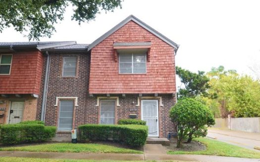 4-Bedroom Townhouse  for Rent in Houston, TX 77043 – $1900/mo | 3 Baths | Updated 2025