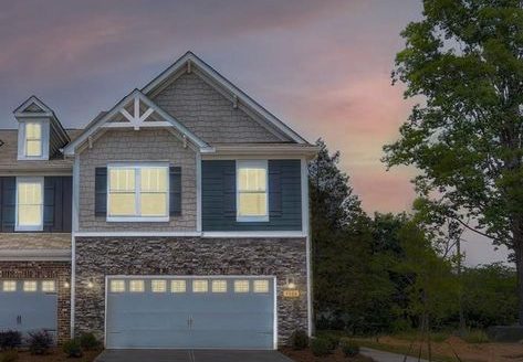 3-Bedroom Townhouse for Rent in Charlotte, NC 28269 – $2400/mo | 3 Baths | Updated 2025