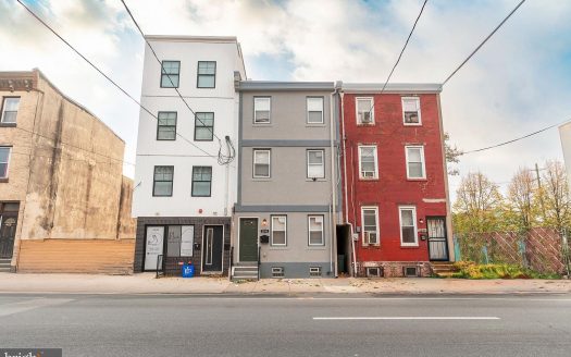 Townhouse for Sale in Philadelphia, PA 19133 – 5 Bedrooms, 4 Baths – $499900