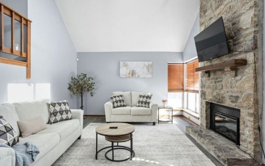 3-Bedroom Apartment for Rent in Indianapolis, IN 46214 – $6000/mo | 2 Baths | Updated 2025