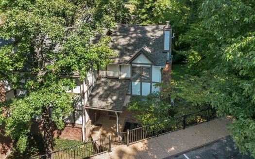 Townhouse for Sale in Nashville, TN 37211 – 3 Bedrooms, 4 Baths – $324900