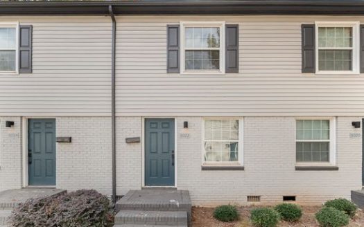 1-Bedroom Apartment  for Rent in Charlotte, NC 28208 – $1095/mo | 1 Baths | Updated 2025