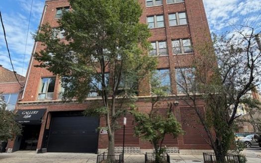 2-Bedroom Single Family Home for Rent in Chicago, IL 60657 – $3600/mo | 2 Baths | Updated 2025